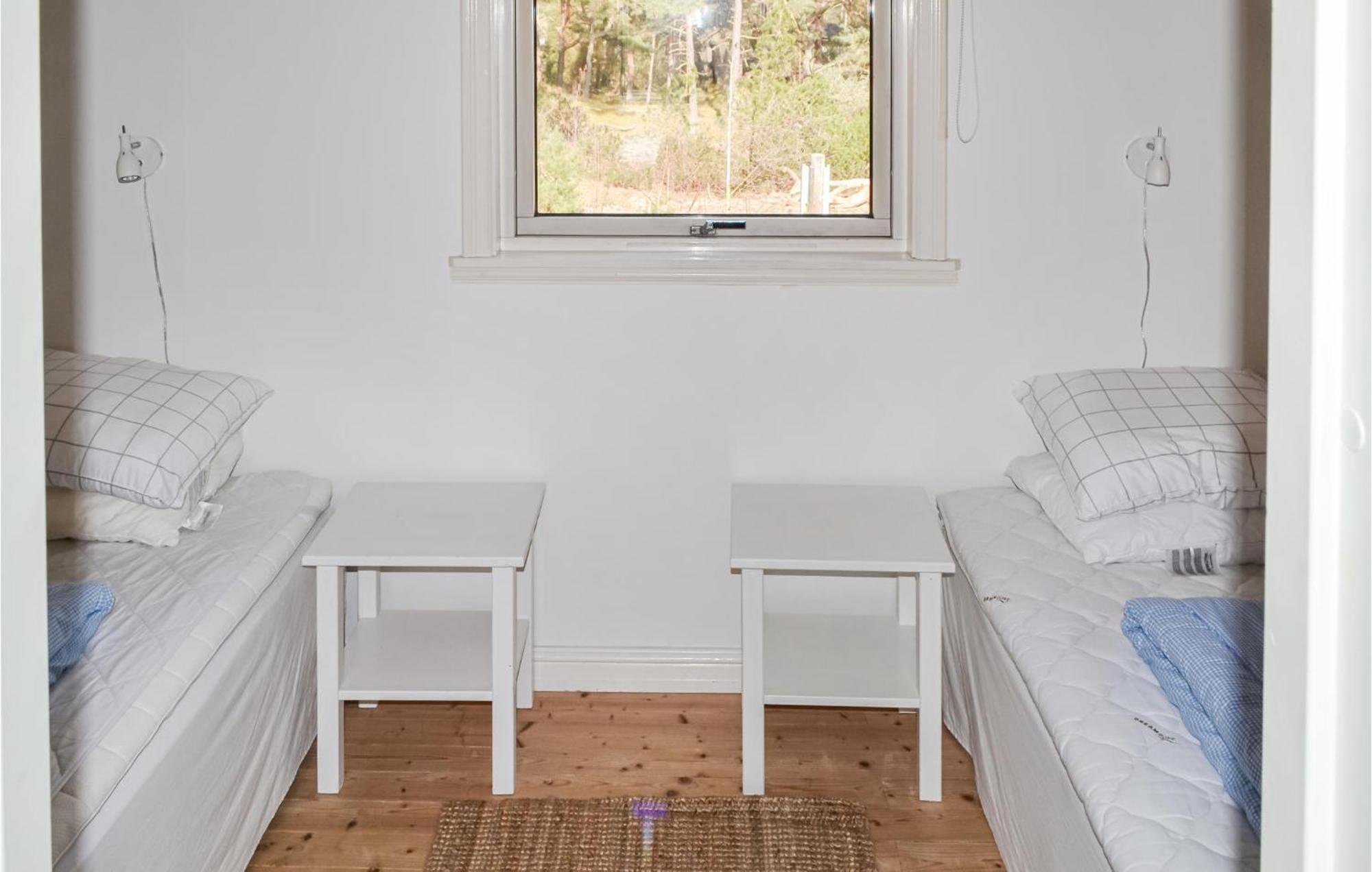 Gorgeous Home In Borrby With Wifi Ngoại thất bức ảnh