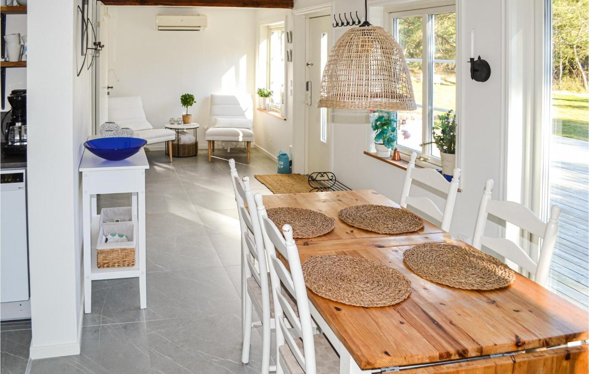 Gorgeous Home In Borrby With Wifi Ngoại thất bức ảnh